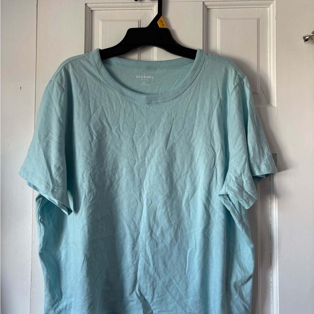 Old Navy Women’s Light Blue Cropped T-Shirt